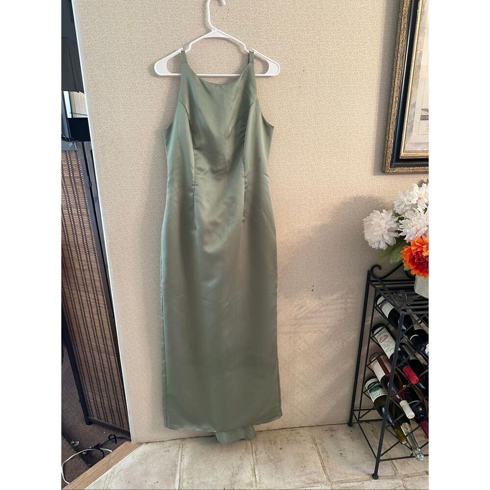 Satin sage, green gown
